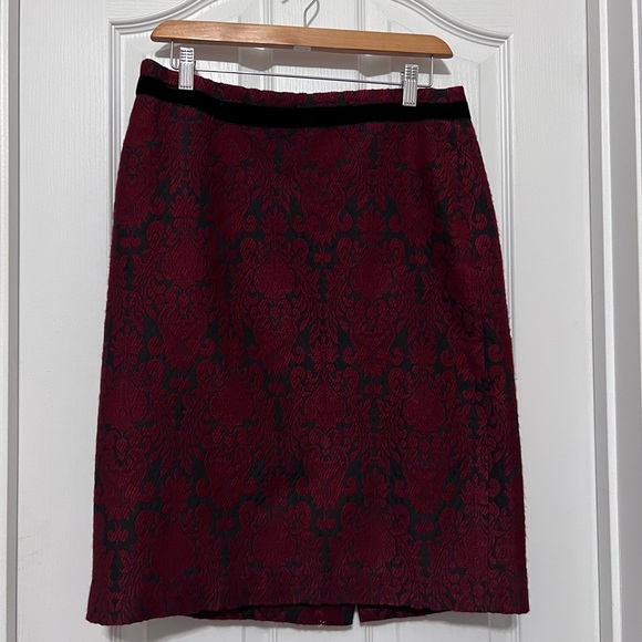 Talbots texturized skirt. Fully lined. Velvet waistband and zips in back.   8 - Picture 1 of 9